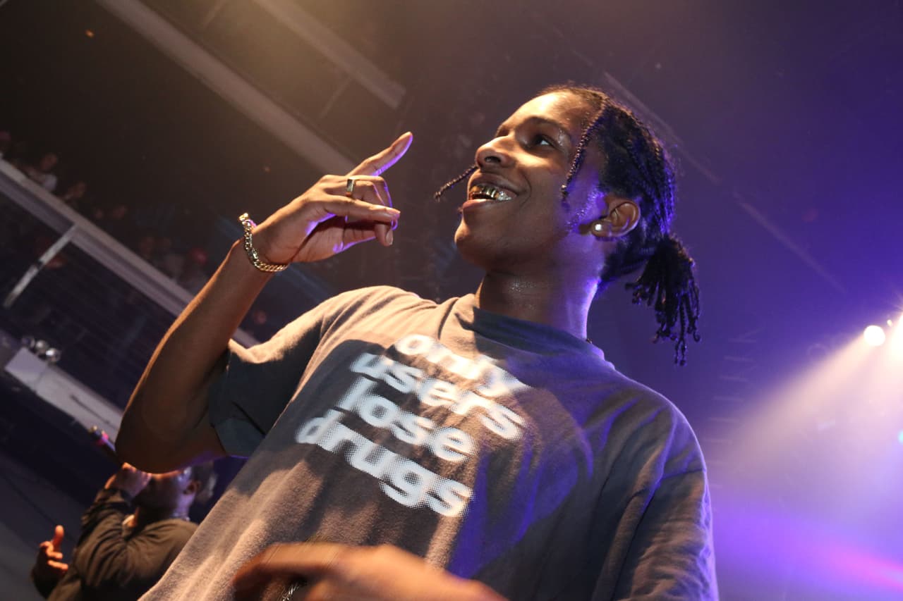 ASAP Yams murió, según reportes, de intoxicación accidental por drogas en el año 2015 a los 26 años.
<br>