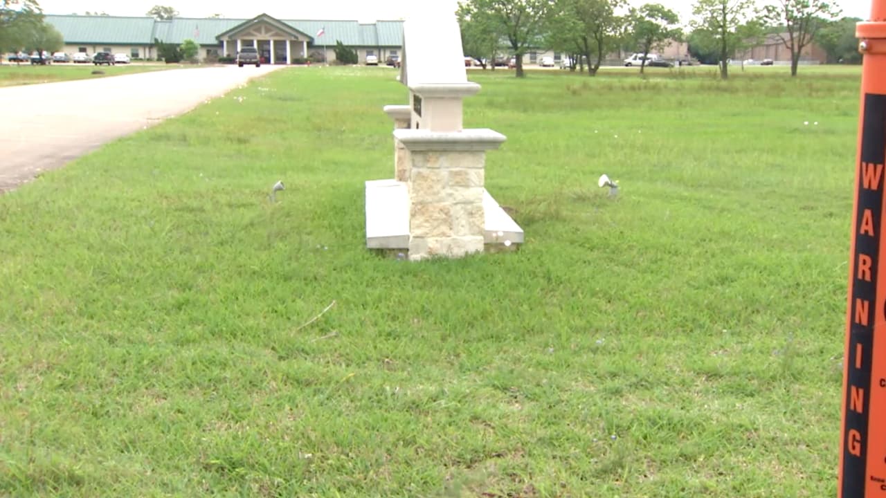 Entre los contagiados se suman residentes y personal de “The Resort”.