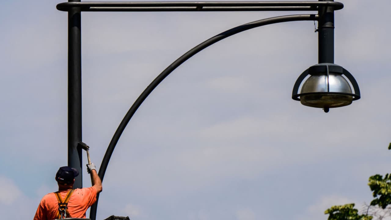 Esfuerzo conjunto contra los robos del cableado de cobre que tienen a oscuras parte de Los Ángeles