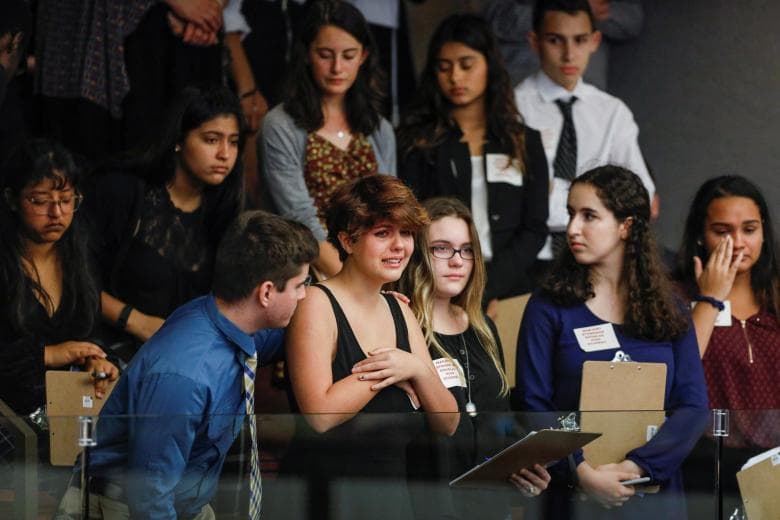 Jóvenes de Parkland enfrentan la realidad: Congreso de Florida vota en contra de limitar la venta de armas de asalto