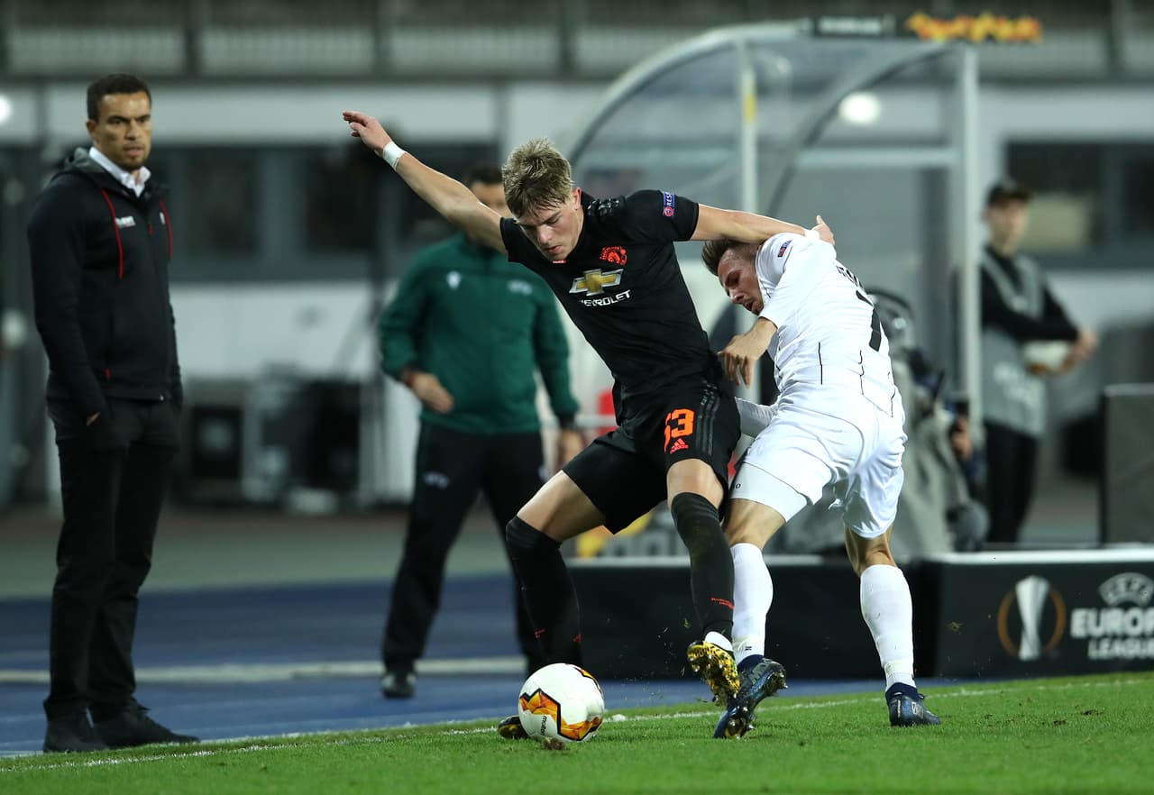 Tras 20’ de juego, los visitantes tuvieron más tiempo el balón y estuvieron cerca de abrir el marcador.