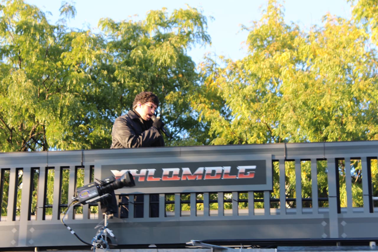 El camión fue exclusivamente diseñado para el concierto de 
<b>Bad Bunny</b> y él estuvo al tanto de todos los detalles, ya que quiso que se pareciera a un vagón del metro de Nueva York.