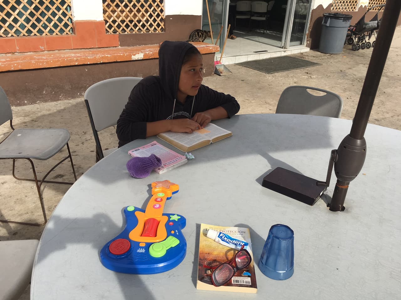 El FBI puso tras las rejas a dos hombres de Los Ángeles que solían viajar a Tijuana para tener relaciones sexuales con niñas. Estos hombres se comunicaban con agentes a través de correos electrónicos.