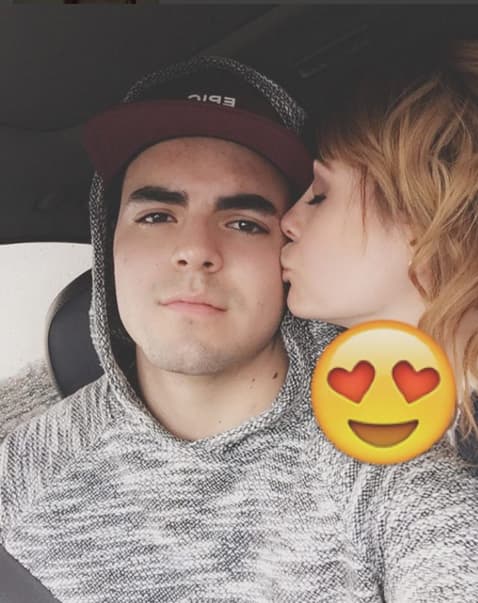 "Lamentablemente nuestros caminos se separaron , pero seguimos los dos en el camino en el cual nos enamoramos y es el camino por el amor al arte y por el mismo sueño que es la actuación , sin más decir estamos juntos por el mismo sueño y ojalá en un futuro volvamos a vivir lo hermoso que es estar juntos en un proyecto , cierro este ciclo muy feliz y con la frente en alto" explicó.