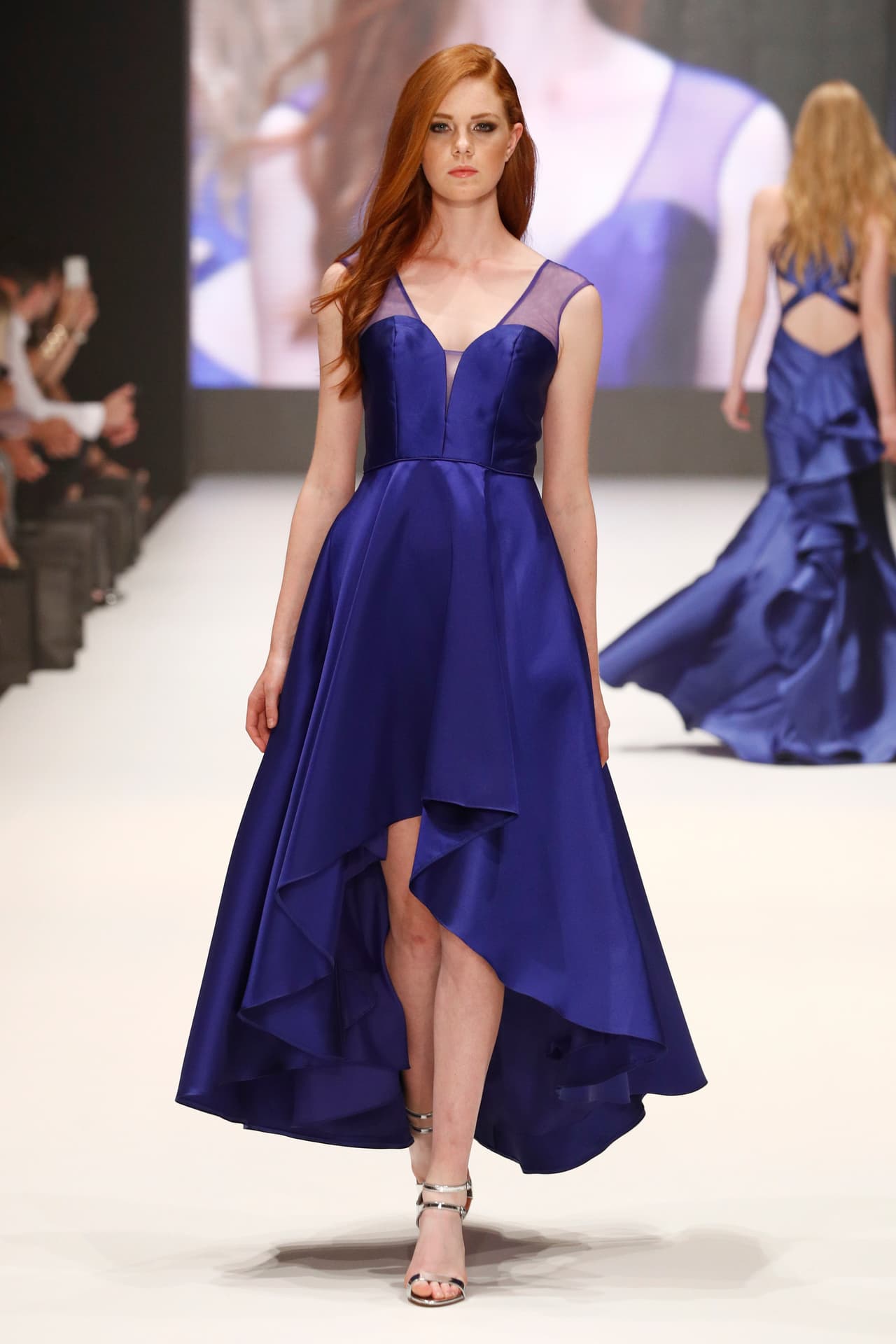 El azul se empezó a extraer en la Edad Media de una planta llamada glasto.