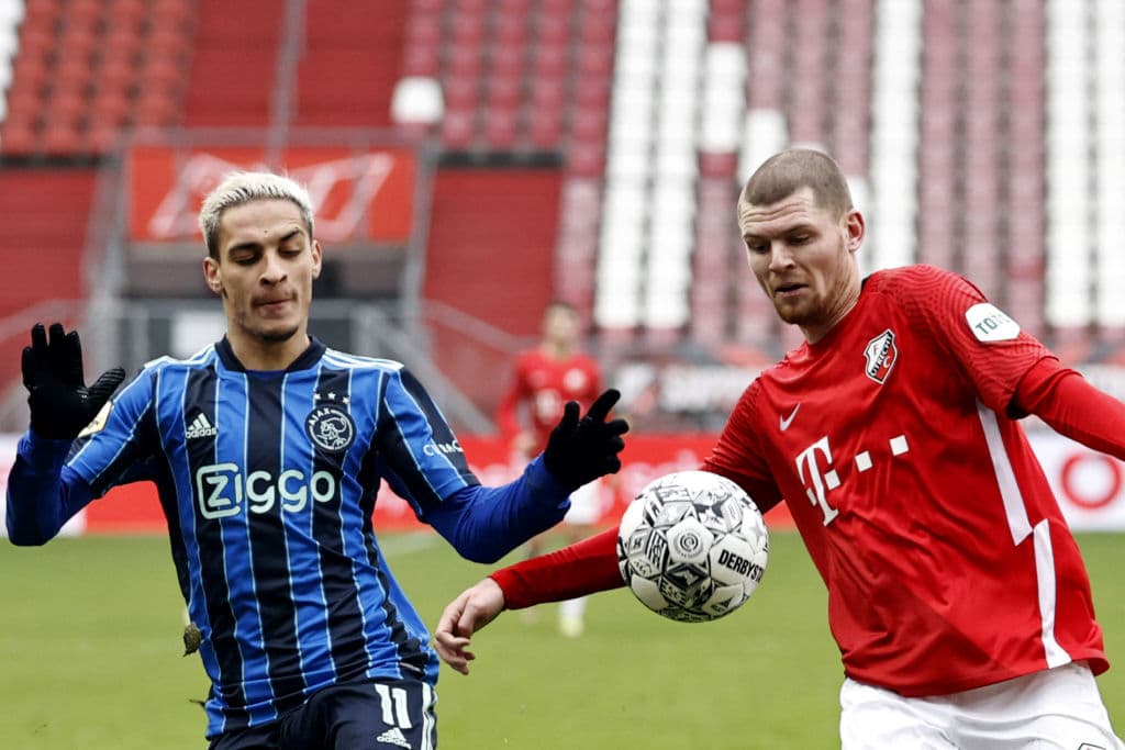 PSV y Ajax con victorias en la Eredivisie