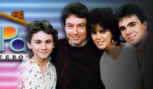 Aunque no sólo las telenovelas han tenido sus versiones en cine, también algunas series televisivas lo han hecho, como por ejemplo 'Papá soltero', protagonizada por 
<b>César Costa, Gerardo Quiroz y Edith Márquez</b>.