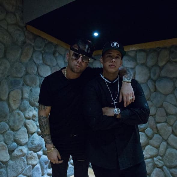 Aunque Wisin no se queda atrás.