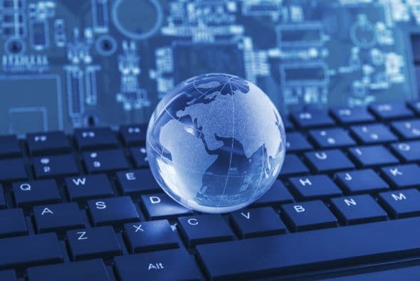 Según Forbes, las industrias del turismo y tecnología siguen creciendo en el área metropolitana de Phoenix, y una de las promesas del nuevo gobernador Doug Ducey es atraer a más compañías y crear más fuentes de trabajo.