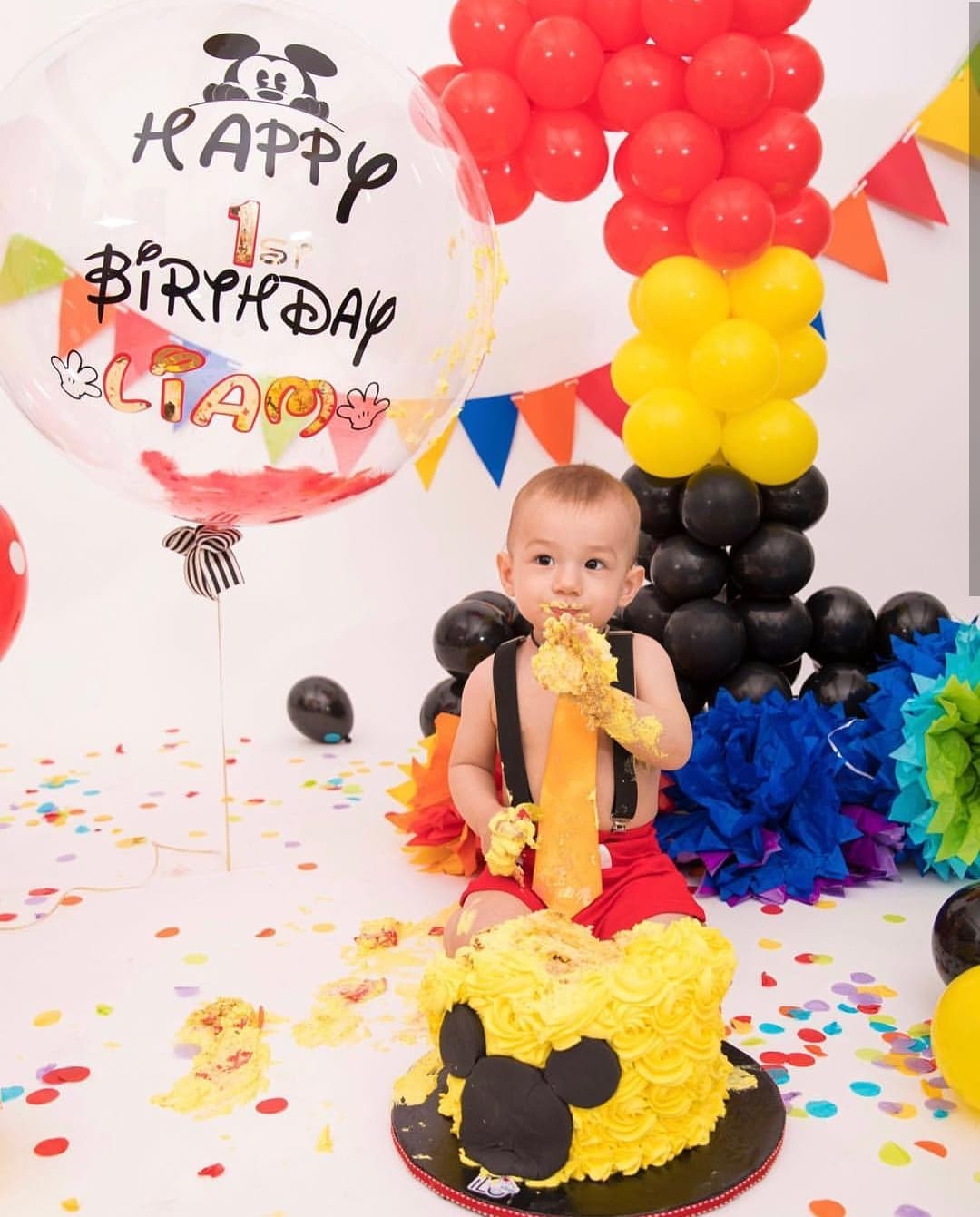 Como podemos ver el pastel estaba delicioso. Liam no pudo resistirse a probarlo y todo comenzó a salir justo como sus papis deseaban.