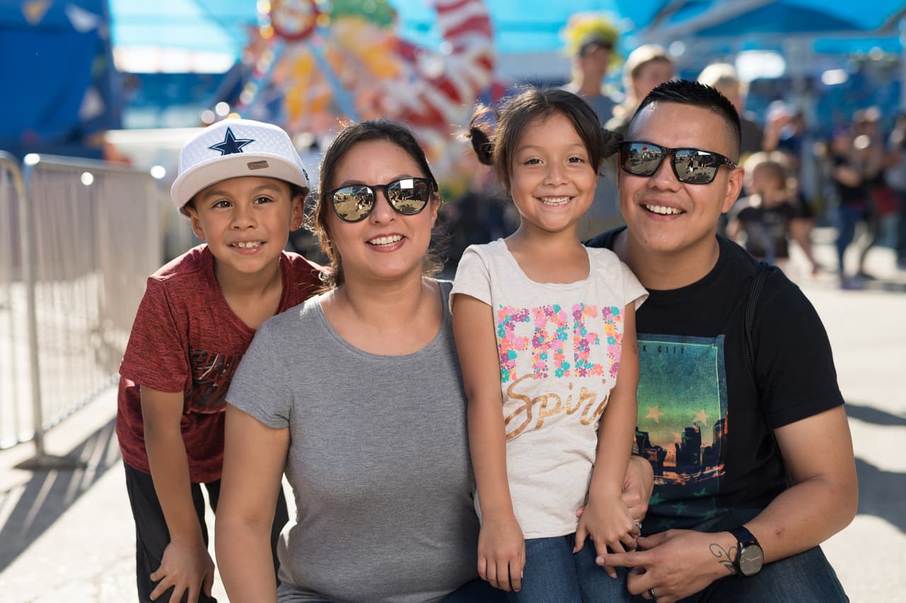 Entre los shows para toda la familia, estará el All-Star Stunt Dogshow en el que perros realizan acrobacias. Este grupo se ha vuelto famoso tras aparecer en los shows de Ellen DeGeneres y Oprah Winfrey. Se presentan en el Pan Am Arena. También podrá detallar los últimos modelos de automóviles 
<a href="https://www.univision.com/dallas/kuvn/todo-listo-para-el-auto-show-en-la-feria-estatal-de-texas-video">en un salón automotriz</a>.