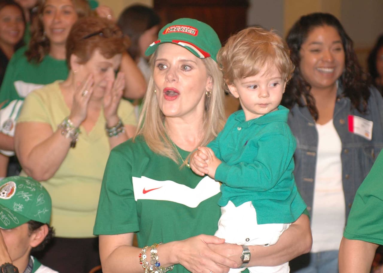 El pequeño hijo de 
<b><a href="http://www.univision.com/temas/erika-buenfil">Erika Buenfil</a></b> nació en el año 2005, 
<b>Nicolás Buenfil</b> se volvió en la alegría de la actriz.
