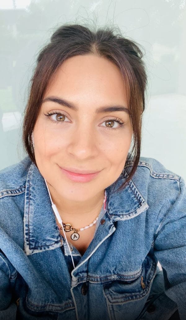 "La decisión de tomar el tratamiento o continuar con el ritmo de vida y de trabajo era mía, así que 
<b>decidí darle <a href="https://www.univision.com/famosos/ana-brenda-no-paso-por-alto-lo-que-el-guero-castro-dijo-de-ella-en-el-break-de-las-7-video">prioridad a la salud</a> </b>esta vez porque sabemos que hay muchas historias, sobre todo en nuestro medio, que 
<b>terminan muy mal. No quería que la mía fuera una de esas</b>", señaló al show conducido por Maxine Wooside.
<br>