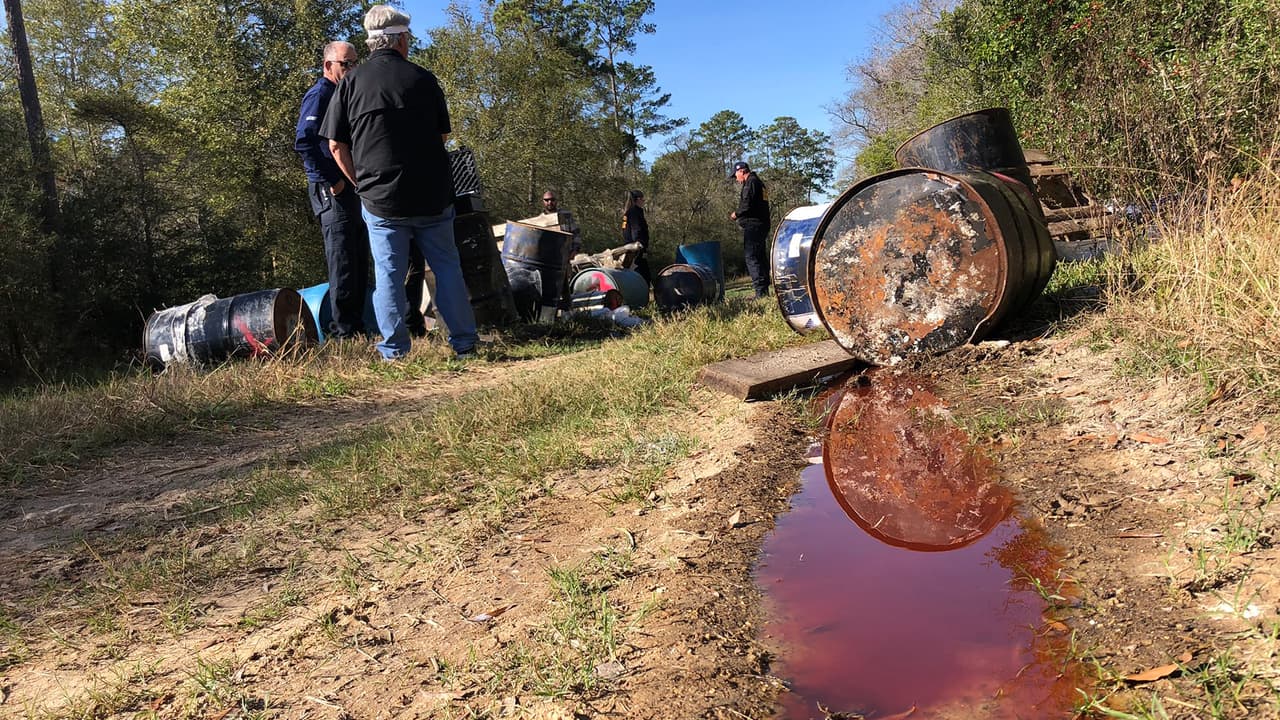 El Alguacil hizo un llamado a la población para que denuncien si ven estos vertederos ilegales o si miran a alguien arrojando basura en el ambiente. Puede llamar al 832 927-1567.