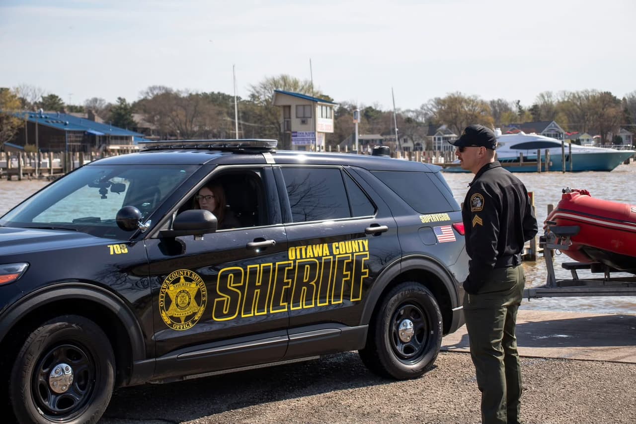 Descubren ocho muertos, entre ellos seis menores, en una casa de Michigan, algunos de ellos con heridas de bala