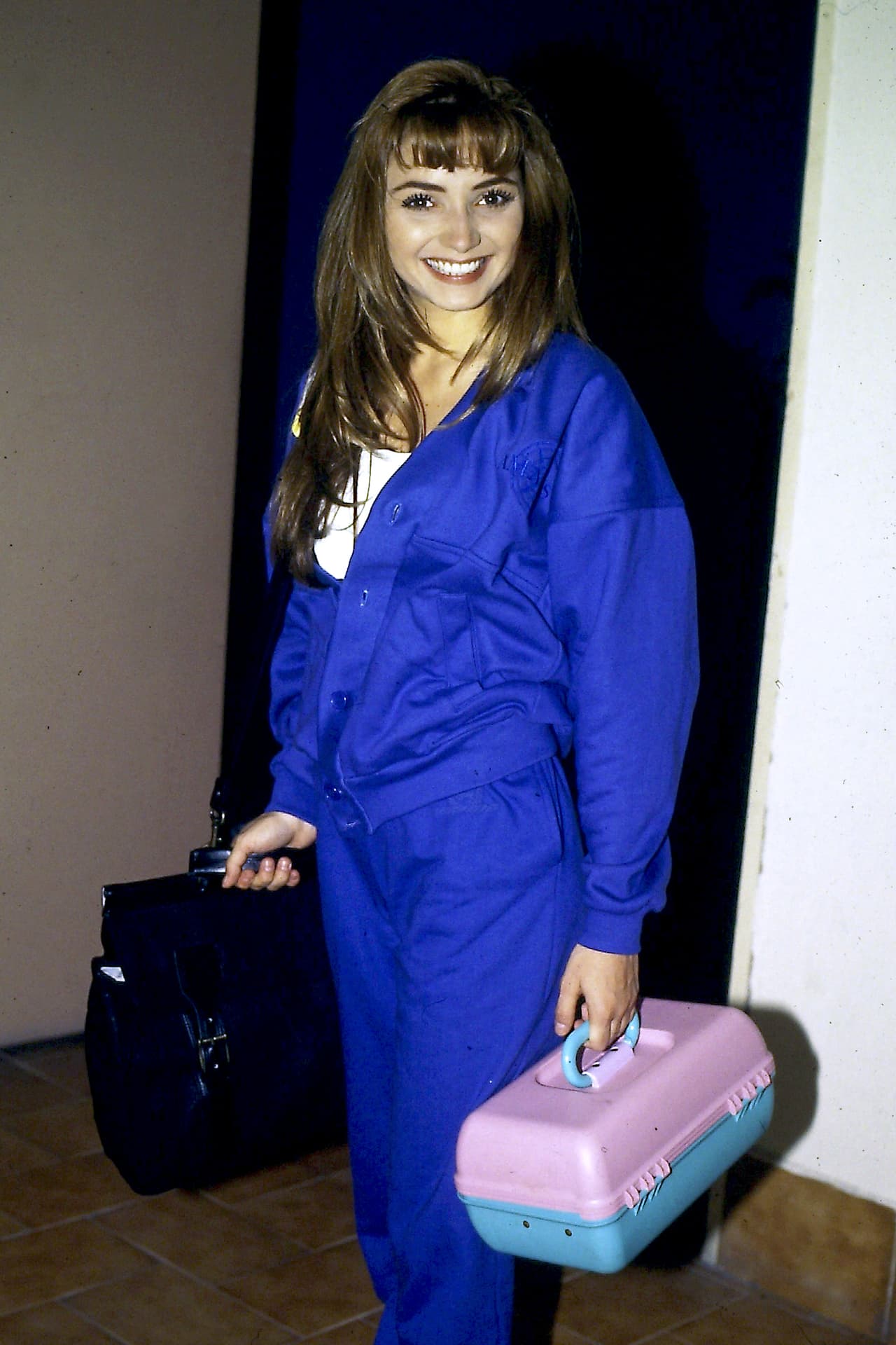 Ahí compartió créditos con Verónica Castro, quien era su media hermana en la telenovela.