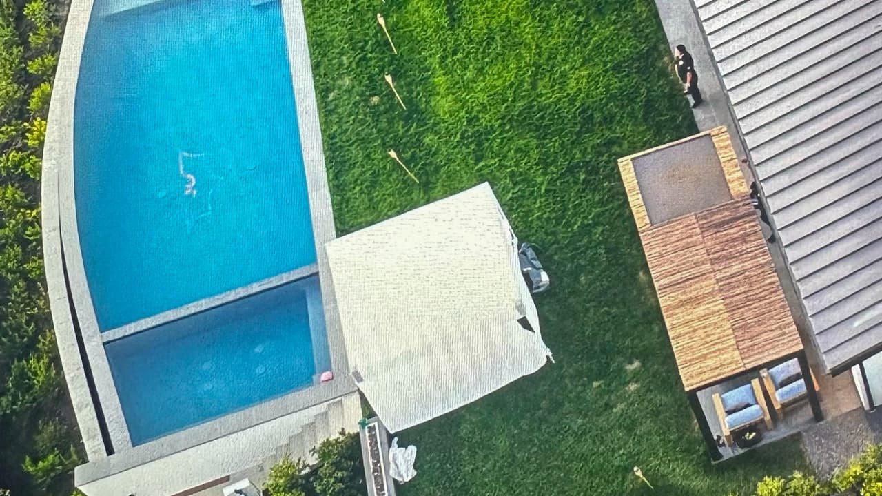 De acuerdo con información de TMZ, Matthew Perry se acababa de mudar "tres semanas" atrás a la casa en la que murió aparentemente ahogado en el jacuzzi.