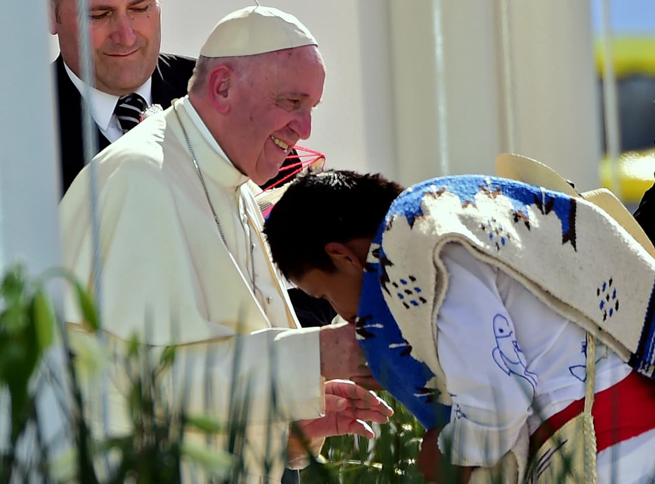 Papa dice a jóvenes que "Jesús nunca los invitaría a ser sicarios"