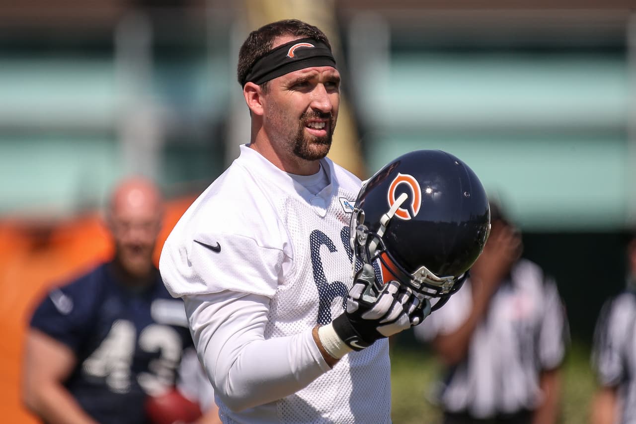 Jared Allen se está divirtiendo como apoyador externo en defensiva de los Bears