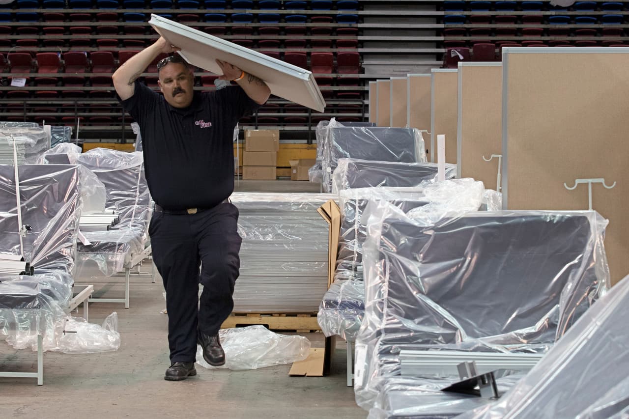 Alrededor de 250 especialistas médicos fueron contratados y entrenados para atender a la esperada ola de pacientes con coronavirus.