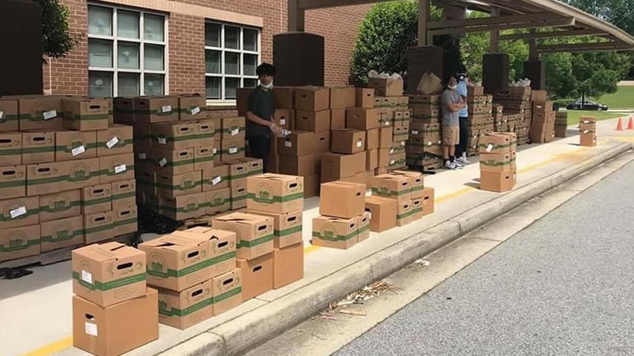 El paquete contempla 35 millones para bancos de comida de California, dinero para pañales y alimentos.