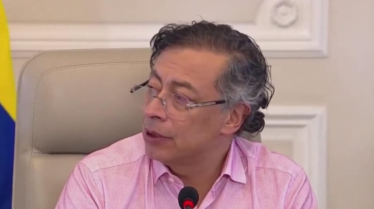 Gustavo Petro acusa a Ecuador de bombardear suelo colombiano tras hallar 27 cuerpos en la frontera