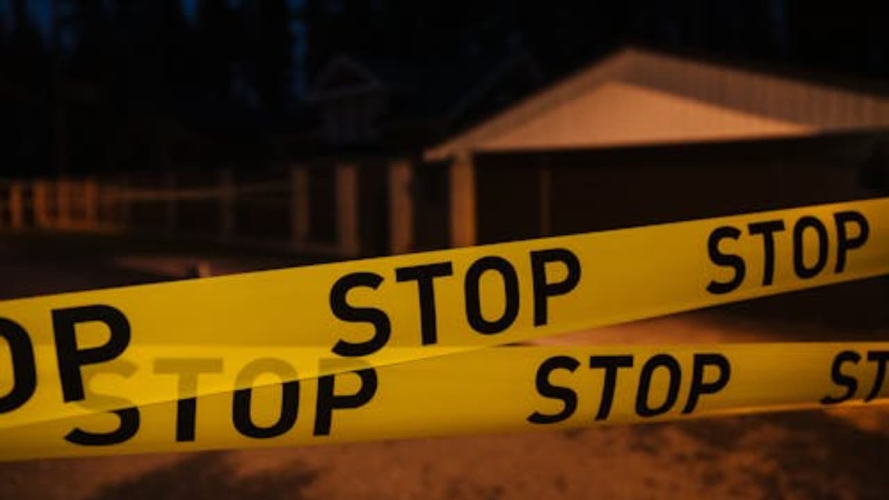 Padre e hijo hispanos son hallados muertos dentro de su casa en Sterling; el joven es el sospechoso