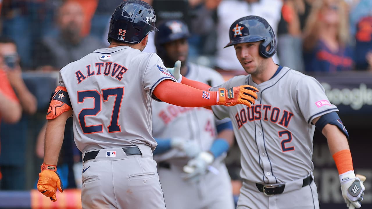 Los Houston Astros sacan la escoba en regreso de Grandes Ligas a México