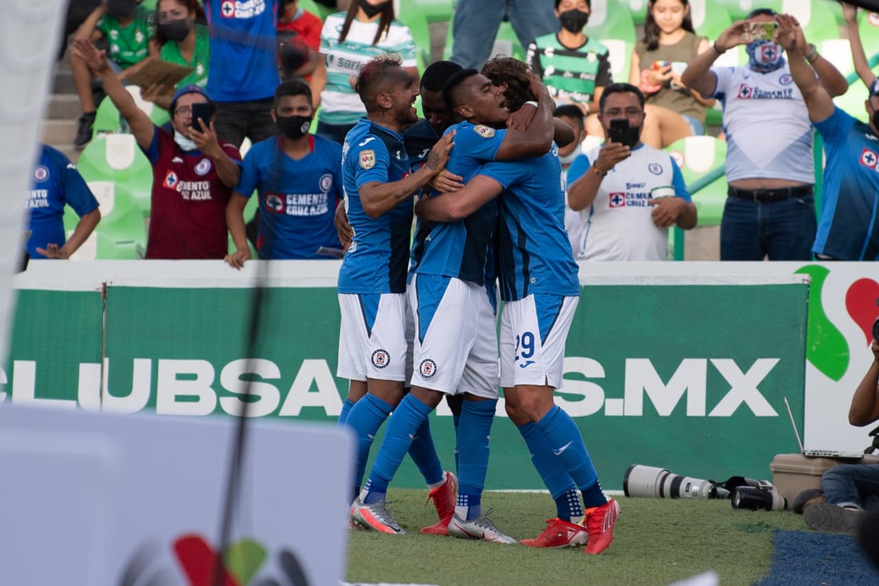 ¿Campeonitis? Cruz Azul sigue sin ganar después de que Santos Laguna le arrebató el empate como local en la reedición de la Final del torneo anterior de Liga MX.