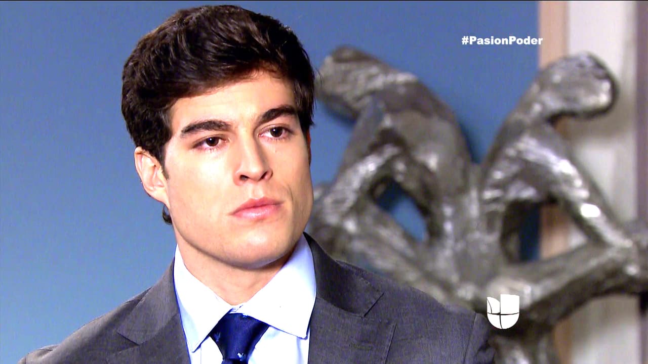 En Pasión y Poder, Franco no pudo evitar sentir celos de Agustín al saber que está pretendiendo a Gaby y podría perder su amor para siempre.