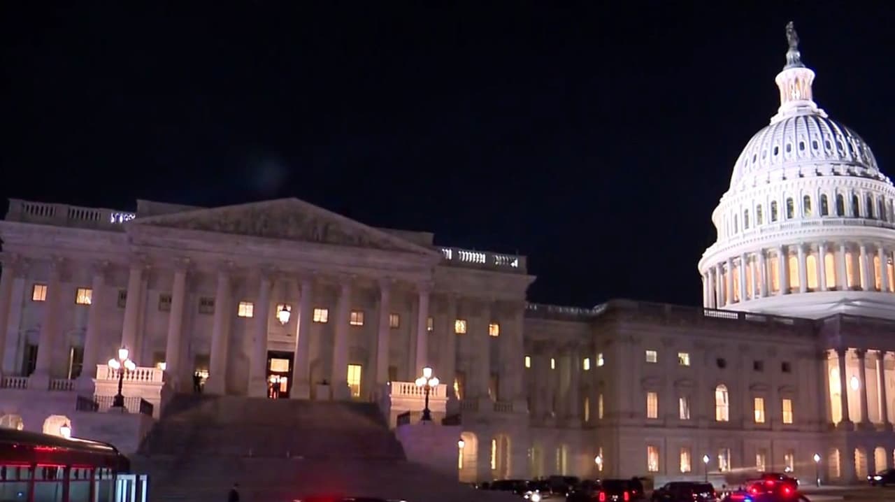 Trump parte de la Casa Blanca rumbo al Congreso para dar discurso del estado de la Unión