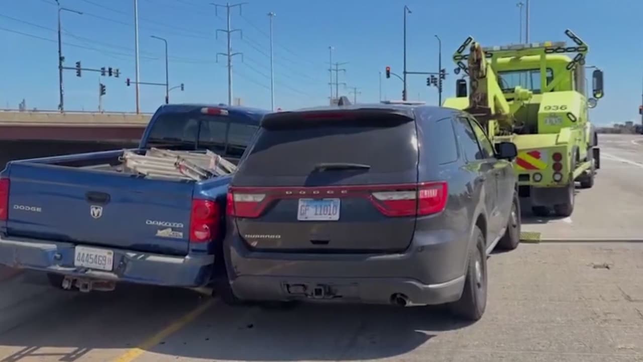 Presunto operativo migratorio termina en choque y detención en vecindario de Chicago