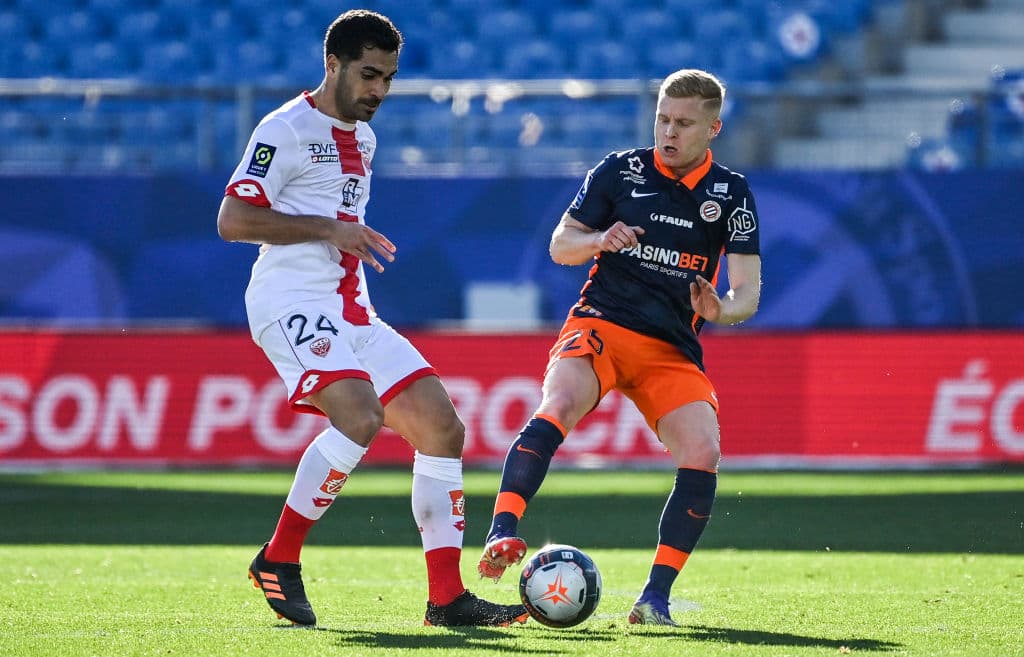 La jornada 24 del futbol francés cerró con 7 victorias, Stade Brestois 29 venció 2-1 a Bordeaux, Montpellier se impuso en casa 4-2 al Dijon, Nimes Olympique perdió en su estadio 3-4 frente al Mónaco, Nice goleó 3-0 a Angers, Sain Etienne se impuso por la mínima a Metz, Nantes cayó en casa frente al líder Lille 0-2 y el PSG salió victorioso en su visita al Olympique de Marseille.