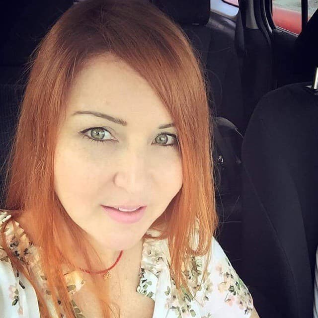 La belleza natural que las caracteriza las hace lucir encantadoras en cualquier sitio.