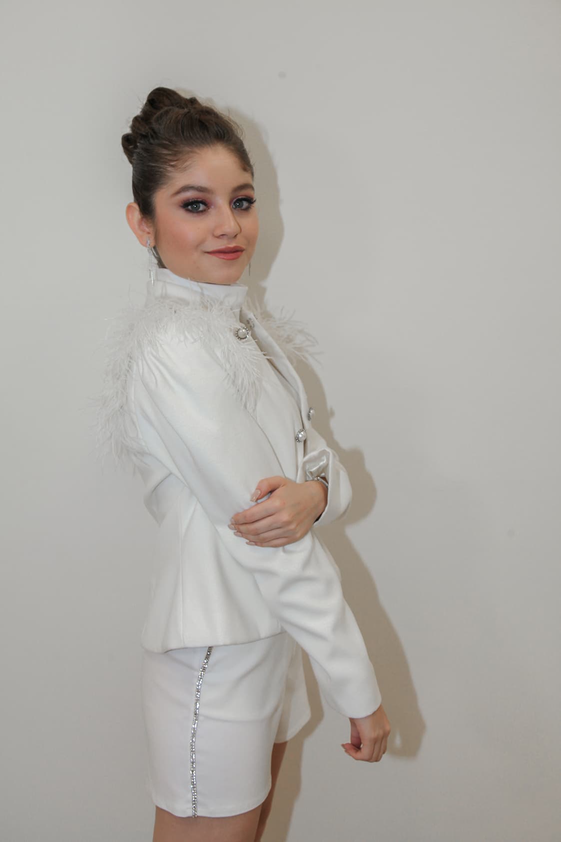 En cuanto a la blusa de cuello de tortuga, Karol dijo que esta prenda le encanta, por eso decidió combinarla con su look .