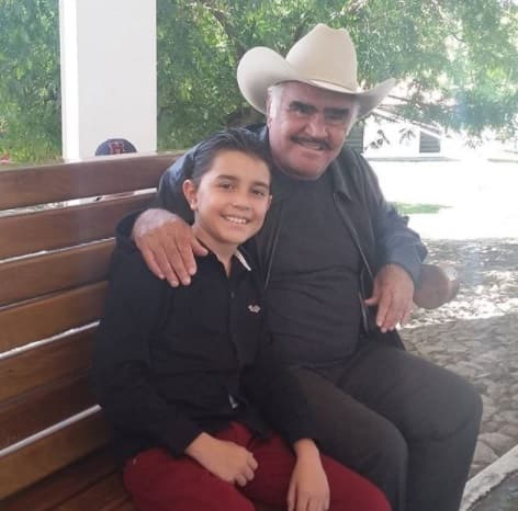 Aquí, Luis Ángel Gómez con otro de sus ídolos, Vicente Fernández.