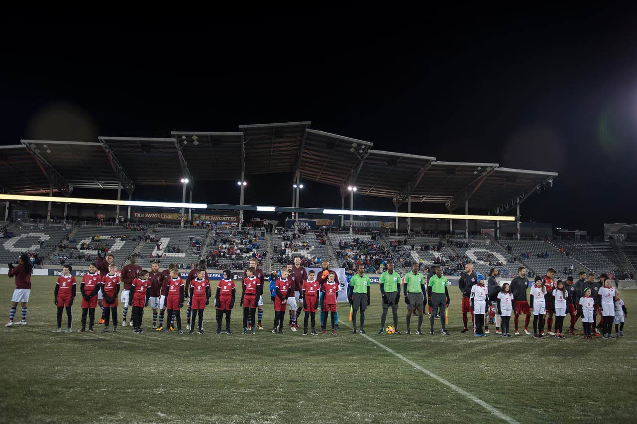 En este partido entre los dos equipos norteamericanos, la baja asistencia fue una de las notas llamativas, algo en lo que de seguro el clima es un factor influyente.