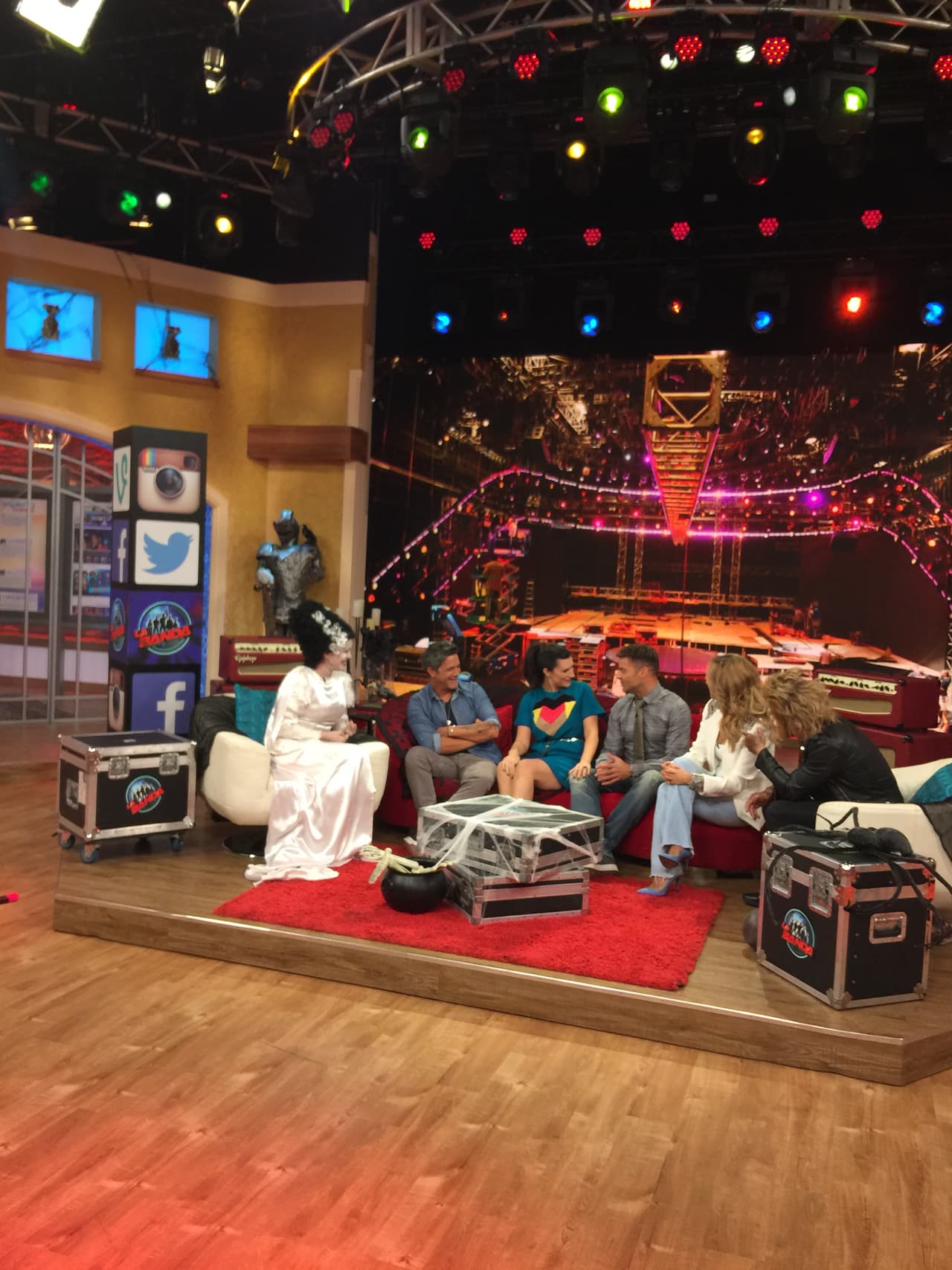 Los jueces ya están listos para los en vivo de La Banda. La competencia entra en su etapa más crucial y los chicos van con todo.