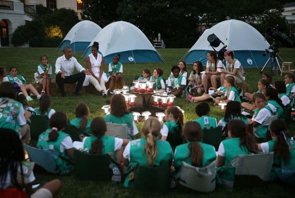 Esta visita coincide con el anuncio de que se ha levantado la prohibición de tomar y compartir fotografías desde la Casa Blanca.