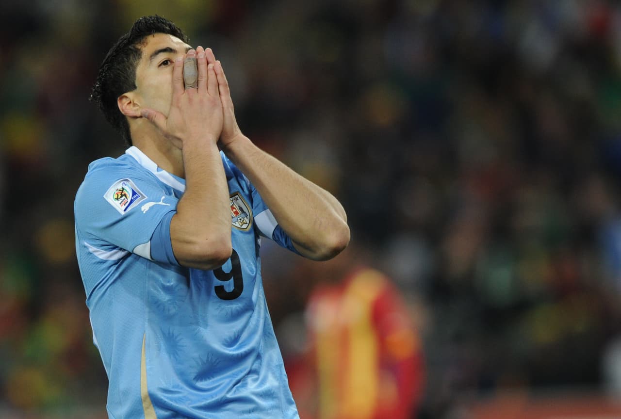 Suárez estuvo involucrado en un hecho sin precedentes en la historia de los Mundiales, algo que en medio de la competencia pareció increíble.