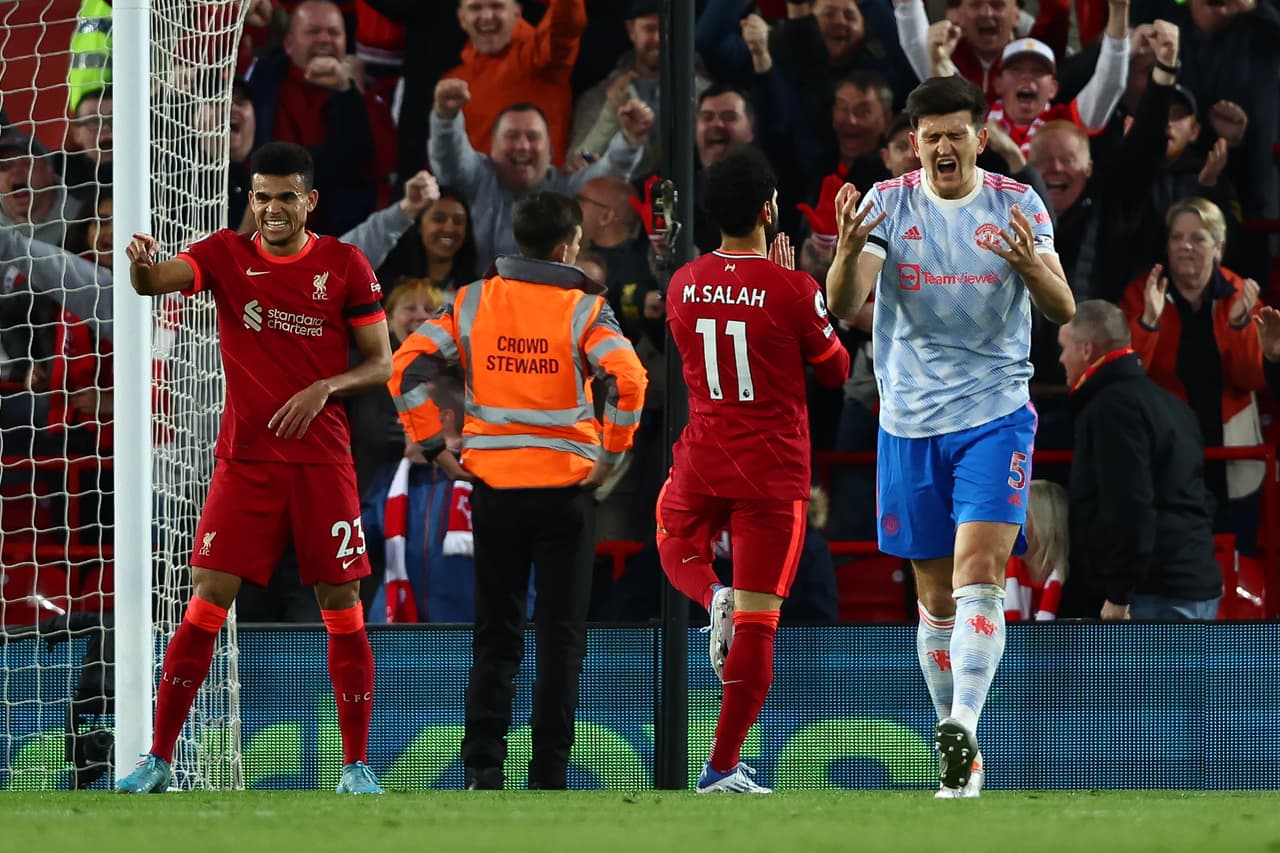 Con goles de Luis Díaz, Salah y Mané, el Liverpool sumó tres importantes puntos en su carrera con el Manchester City por hacerse con la Premier League en un mano a mano formidable.