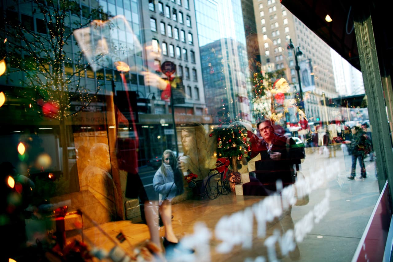 Para mayor información sobre los horarios de reapertura este viernes, visite las páginas oficiales de cada tienda. Información compilada por BestBlackFriday.com.