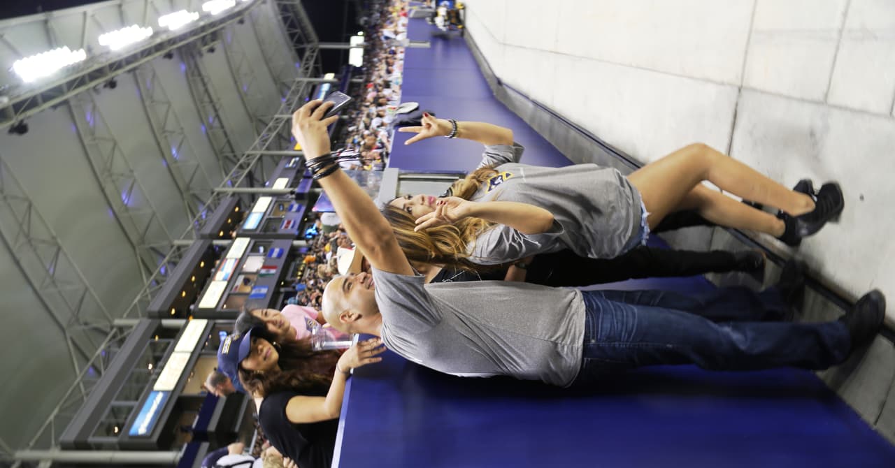 El Bueno, La Mala y El Feo regalaron un Nissan Altima nuevecito en el juego del Galaxy. Checa quien fue la afortunada y la divertida que se dieron aquí.