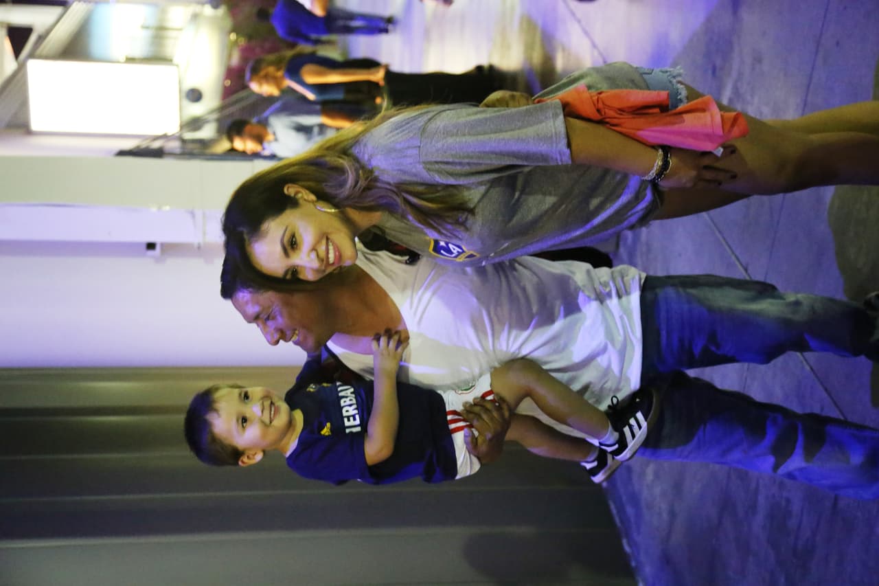 El Bueno, La Mala y El Feo regalaron un Nissan Altima nuevecito en el juego del Galaxy. Checa quien fue la afortunada y la divertida que se dieron aquí.