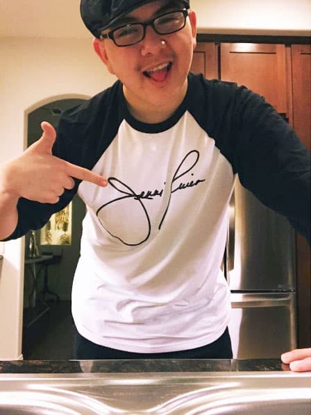 Johnny Ángel López Rivera es el menor de los cinco, ya es todo un adolescente, tiene 15 años.