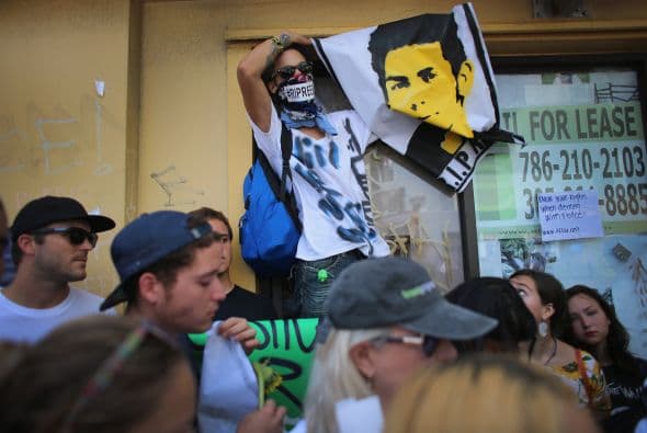 "Este es el último de una larga y trágica serie de incidentes en los que la Policía de Miami Beach parece haber hecho un uso excesivo, desproporcionado y letal de la fuerza", denunció la ACLUF