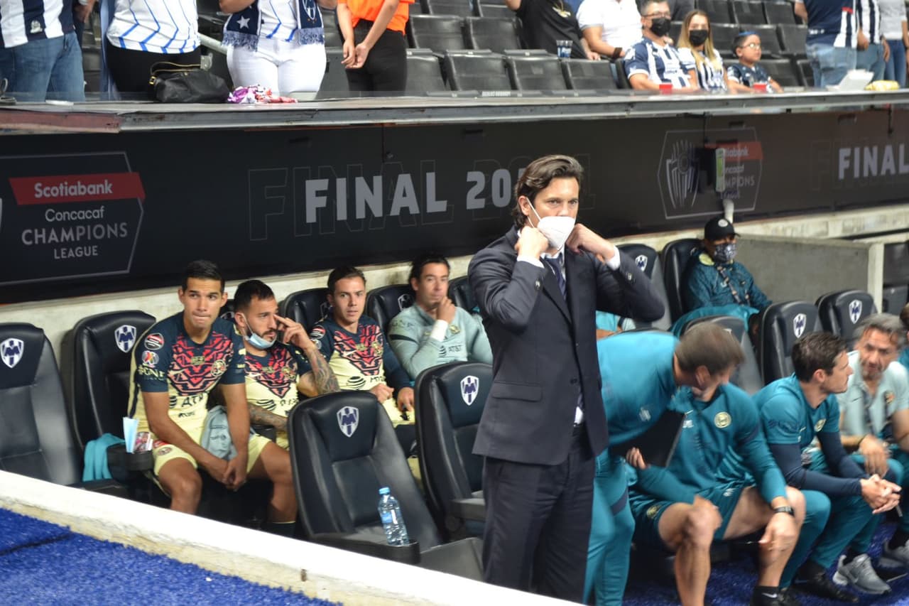 Sebastián Cáseres comete un grave error en el área y le regala el único gol del encuentro a Rogelio Funes Mori y levantan la Concacaf Liga de Campeones.