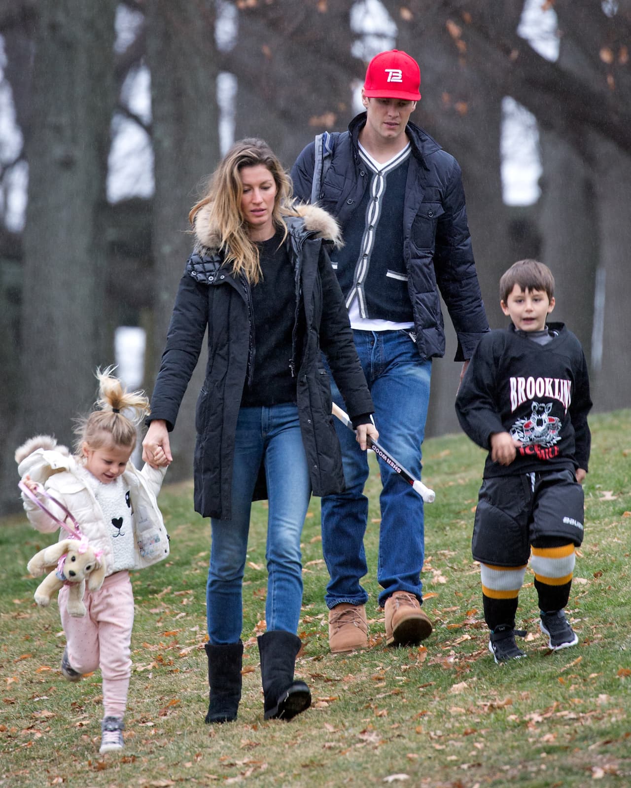 Gisele y Tom son uno de los matrimonios más sólidos del espectáculo, y aunque hace unos meses se rumoró una probable crisis en la pareja, lo cierto es que ellos siguen siendo toda una familia feliz.