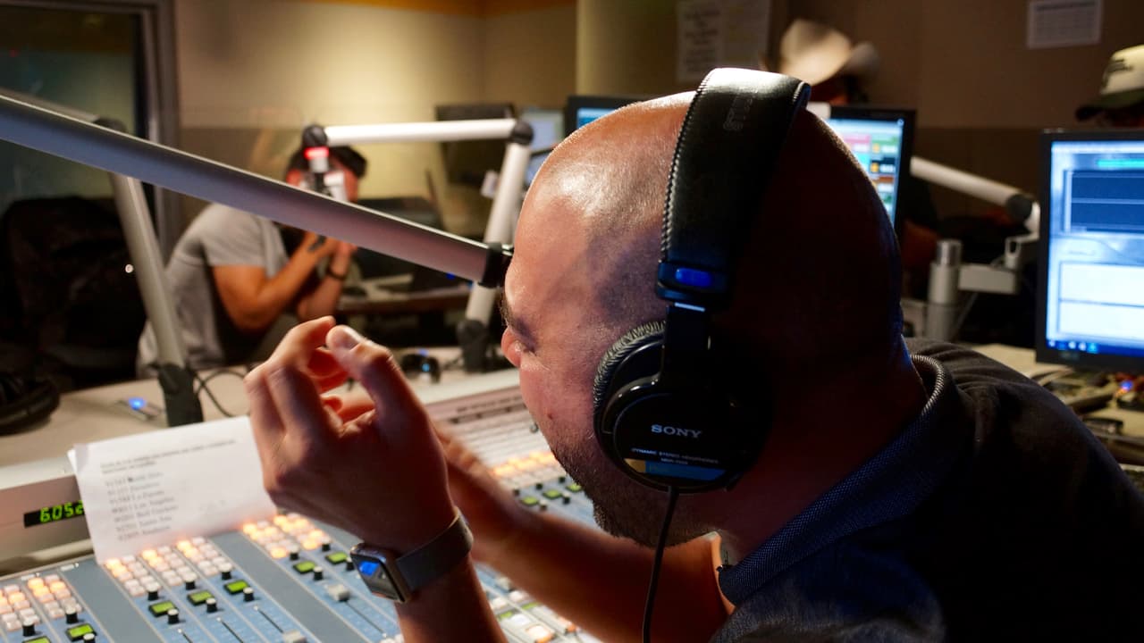 La Arrolladora Banda El Limón y su divertida entrevista con 'El Bueno, La Mala y El Feo'.