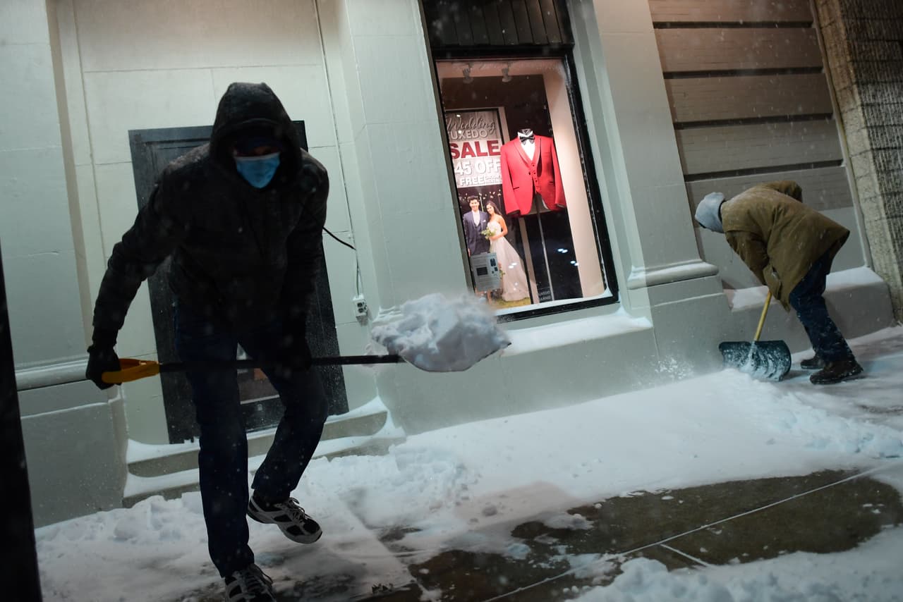 La fuerte tormenta invernal en el noreste de EEUU deja al menos dos muertos y cientos de accidentes y vuelos cancelados